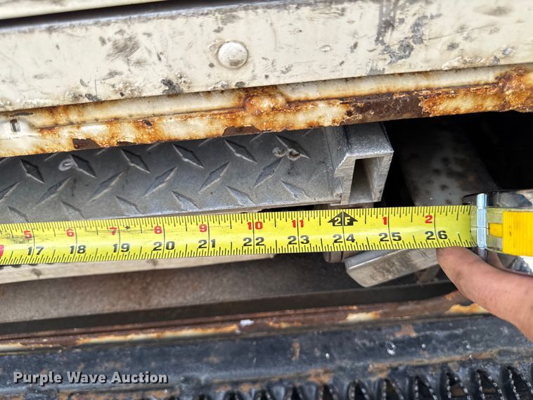 image for item EM2311 2010 Ford E450 delivery truck