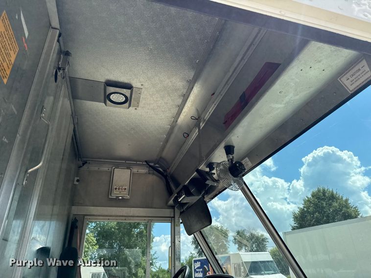 image for item EM2311 2010 Ford E450 delivery truck