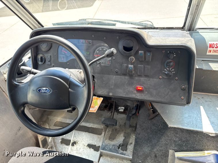 image for item EM2311 2010 Ford E450 delivery truck