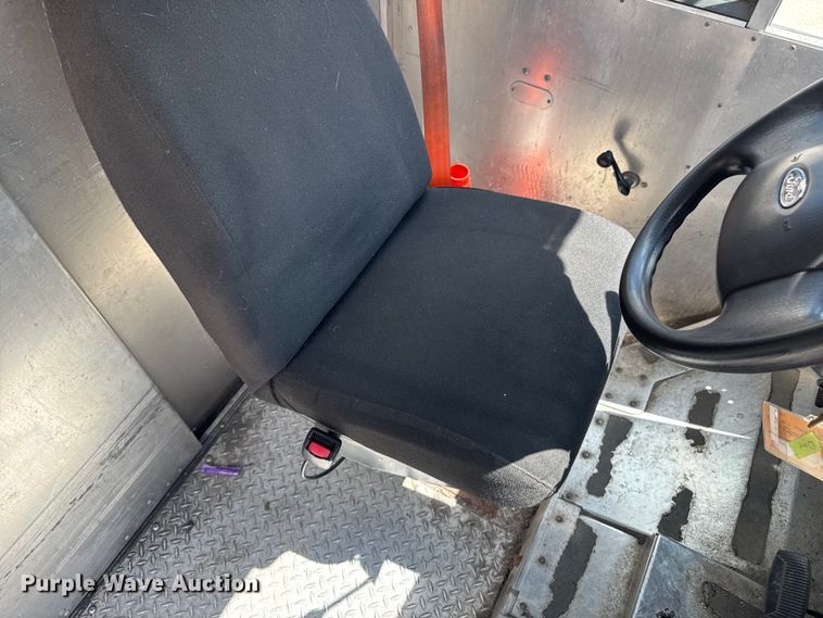 image for item EM2311 2010 Ford E450 delivery truck