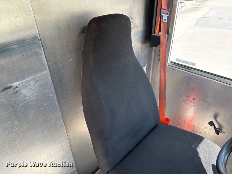 image for item EM2311 2010 Ford E450 delivery truck