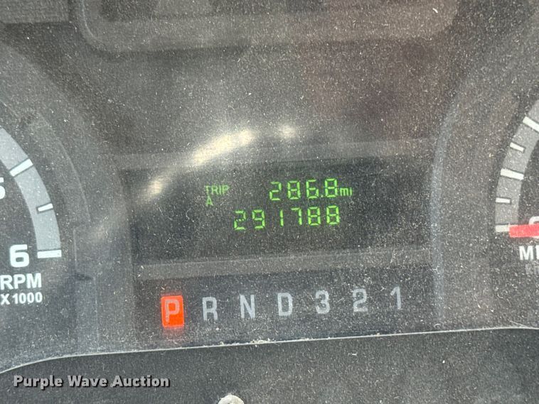 image for item EM2311 2010 Ford E450 delivery truck