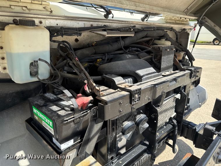 image for item EM2311 2010 Ford E450 delivery truck