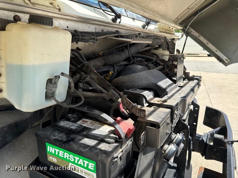 image for item EM2311 2010 Ford E450 delivery truck