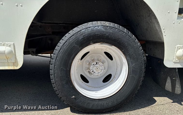 image for item EM2311 2010 Ford E450 delivery truck