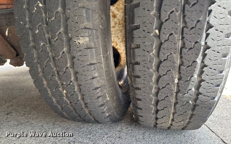 image for item EM2311 2010 Ford E450 delivery truck