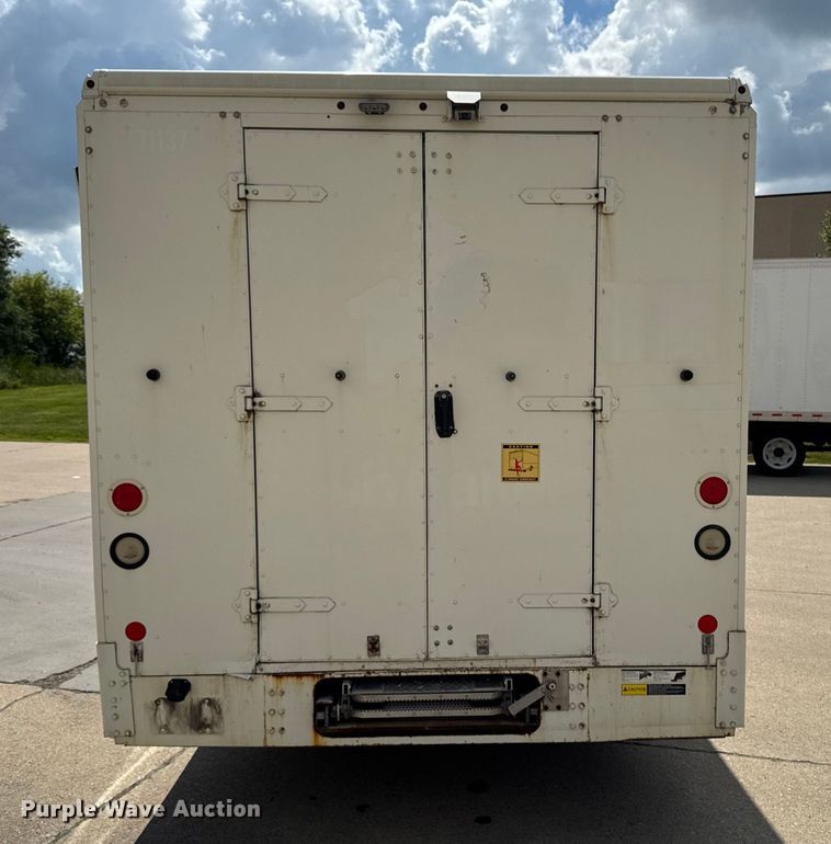 image for item EM2312 2010 Ford E450 delivery truck