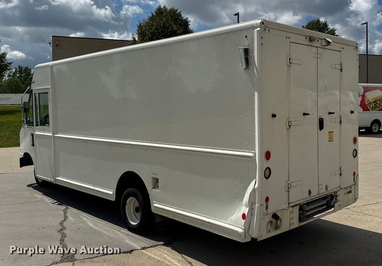 image for item EM2312 2010 Ford E450 delivery truck