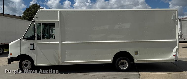 image for item EM2312 2010 Ford E450 delivery truck