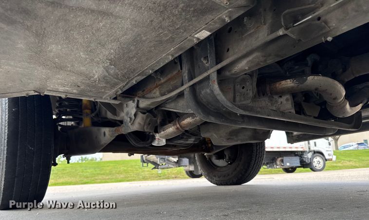 image for item EM2312 2010 Ford E450 delivery truck