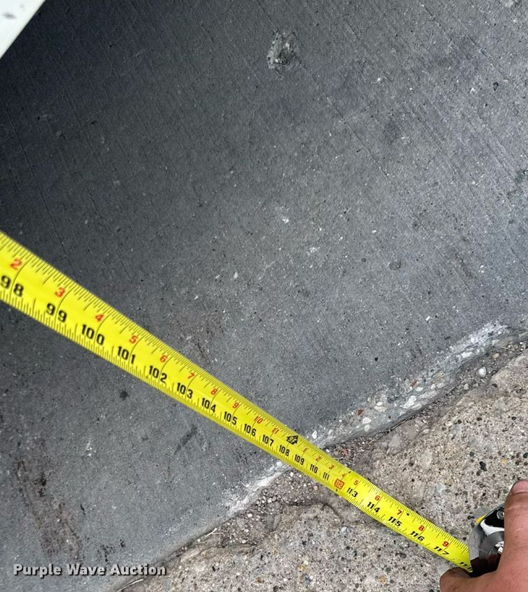 image for item EM2312 2010 Ford E450 delivery truck