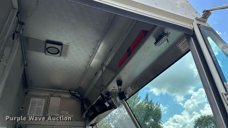 image for item EM2312 2010 Ford E450 delivery truck