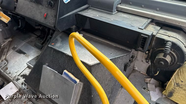 image for item EM2312 2010 Ford E450 delivery truck