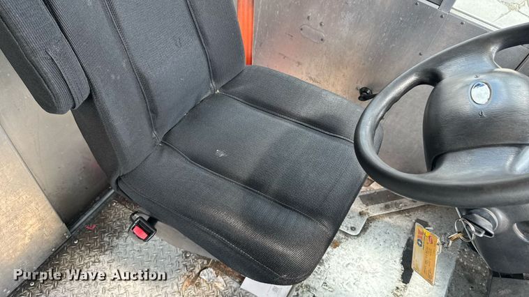 image for item EM2312 2010 Ford E450 delivery truck