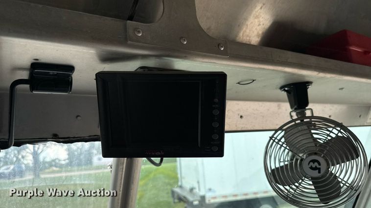 image for item EM2312 2010 Ford E450 delivery truck