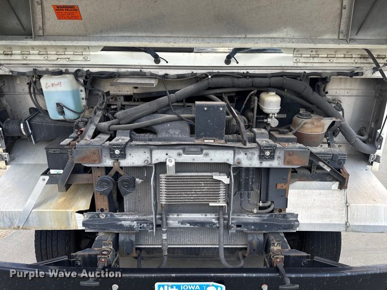 image for item EM2312 2010 Ford E450 delivery truck