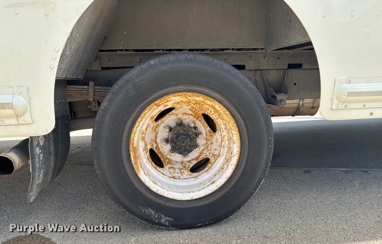 image for item EM2312 2010 Ford E450 delivery truck