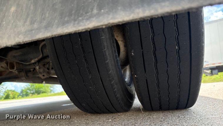 image for item EM2312 2010 Ford E450 delivery truck