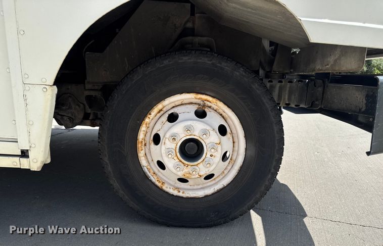 image for item EM2312 2010 Ford E450 delivery truck