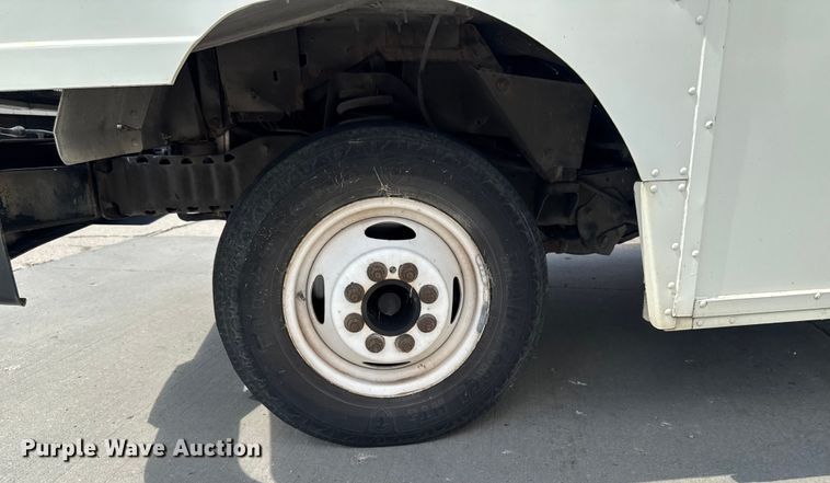 image for item EM2312 2010 Ford E450 delivery truck