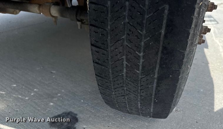 image for item EM2312 2010 Ford E450 delivery truck