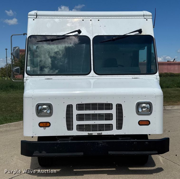 image for item EM2313 2010 Ford E450 delivery truck
