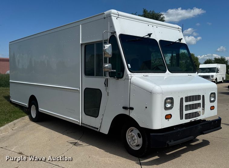 image for item EM2313 2010 Ford E450 delivery truck