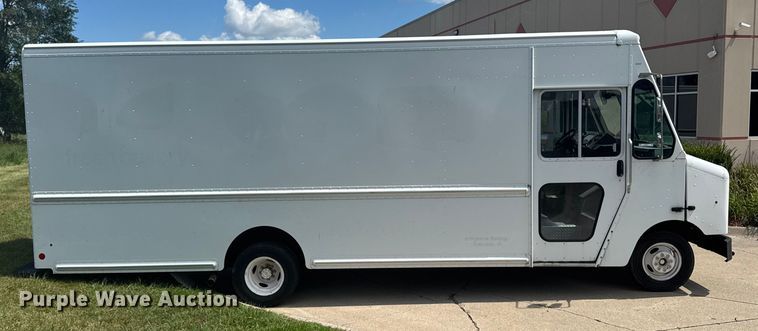 image for item EM2313 2010 Ford E450 delivery truck