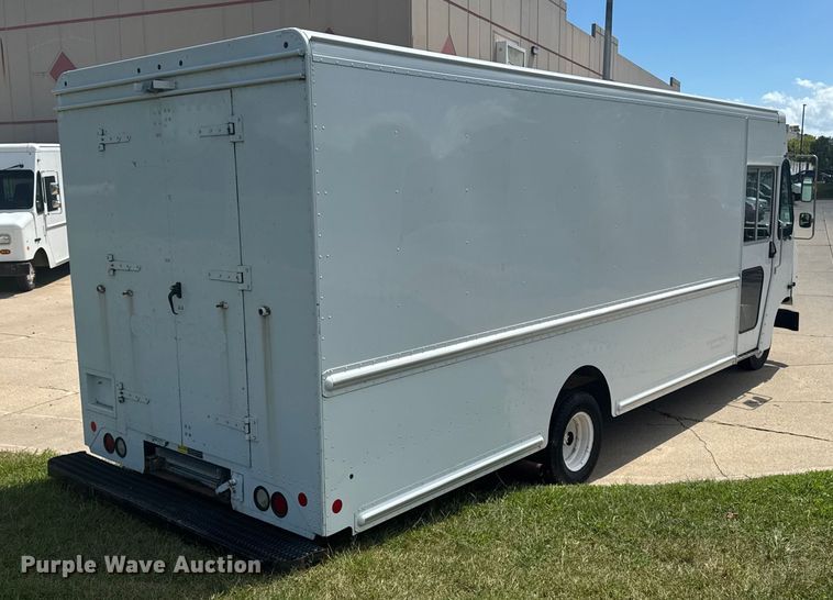 image for item EM2313 2010 Ford E450 delivery truck