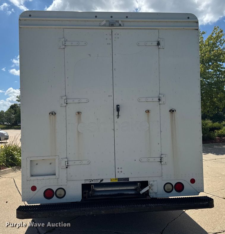 image for item EM2313 2010 Ford E450 delivery truck