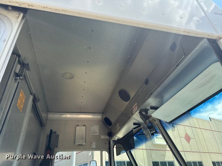 image for item EM2313 2010 Ford E450 delivery truck