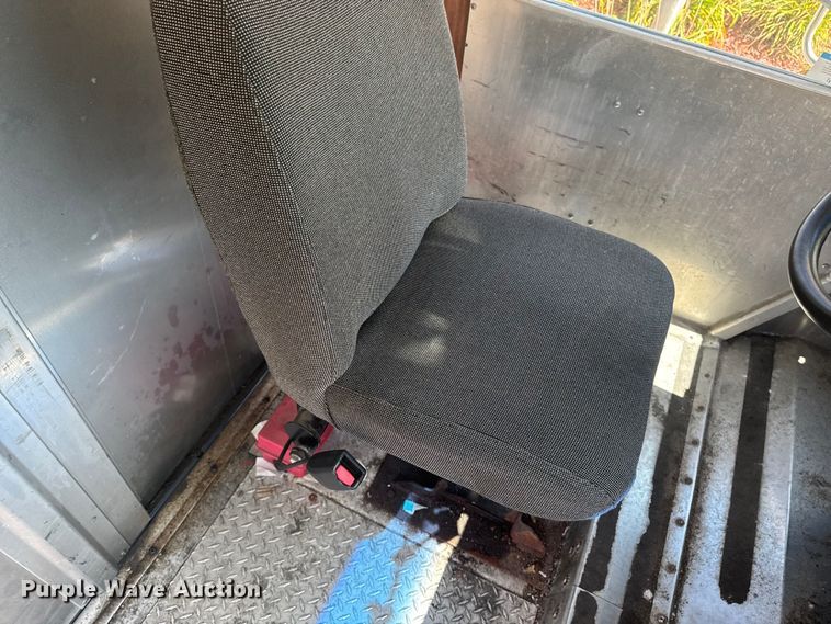 image for item EM2313 2010 Ford E450 delivery truck