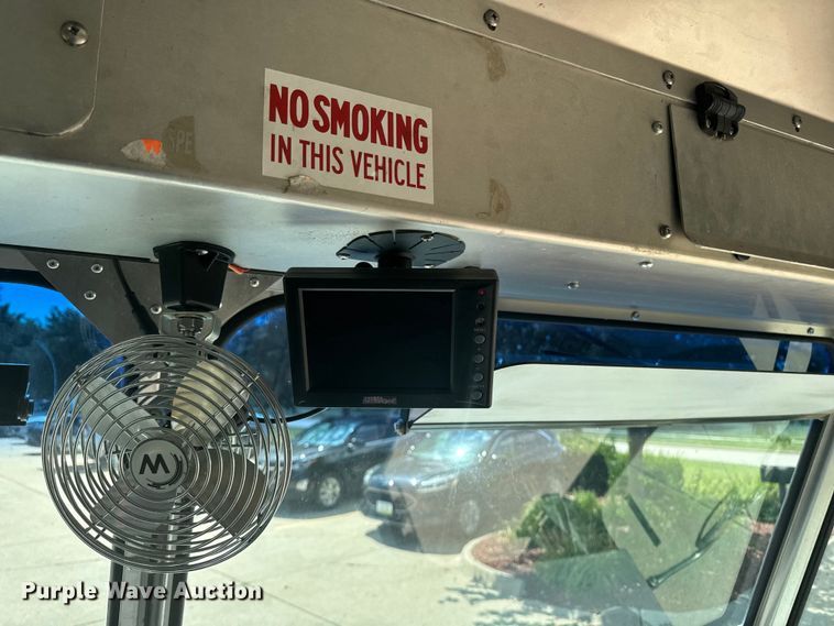 image for item EM2313 2010 Ford E450 delivery truck