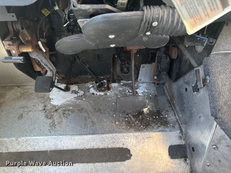 image for item EM2313 2010 Ford E450 delivery truck