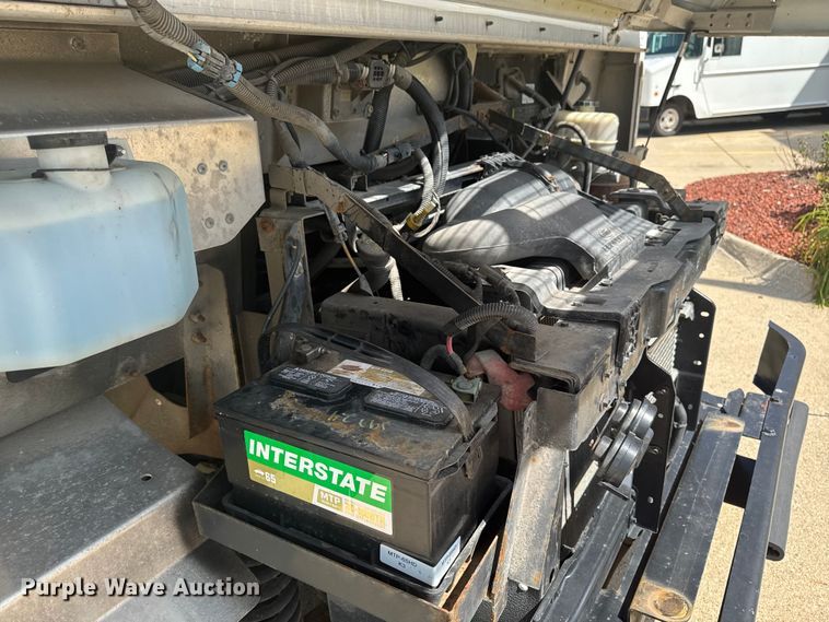 image for item EM2313 2010 Ford E450 delivery truck