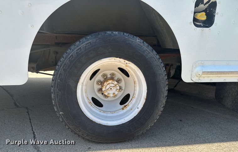 image for item EM2313 2010 Ford E450 delivery truck