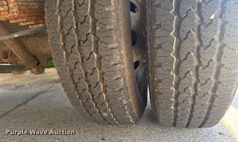 image for item EM2313 2010 Ford E450 delivery truck