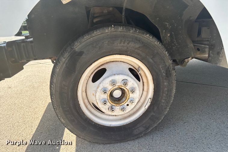 image for item EM2313 2010 Ford E450 delivery truck