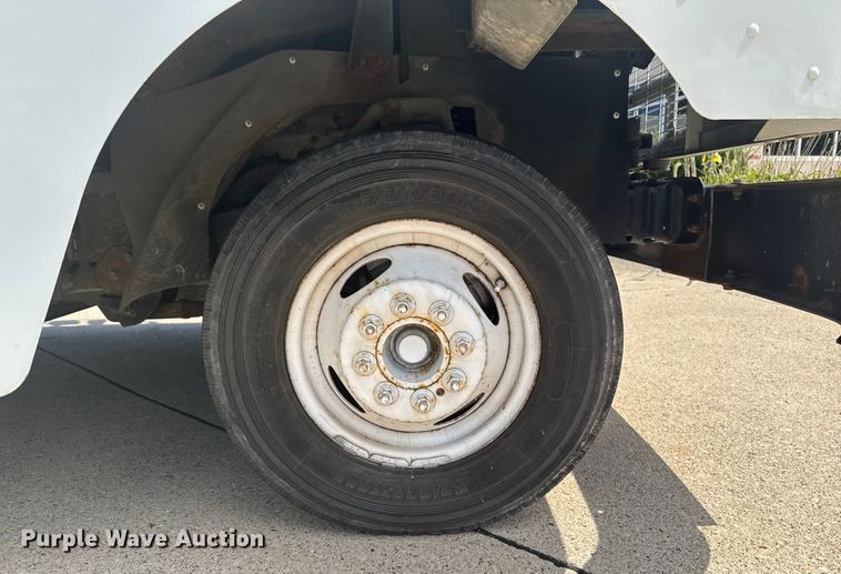 image for item EM2313 2010 Ford E450 delivery truck