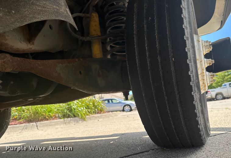 image for item EM2313 2010 Ford E450 delivery truck