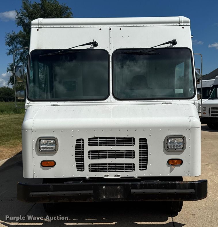 image for item EM2314 2010 Ford E450 delivery truck