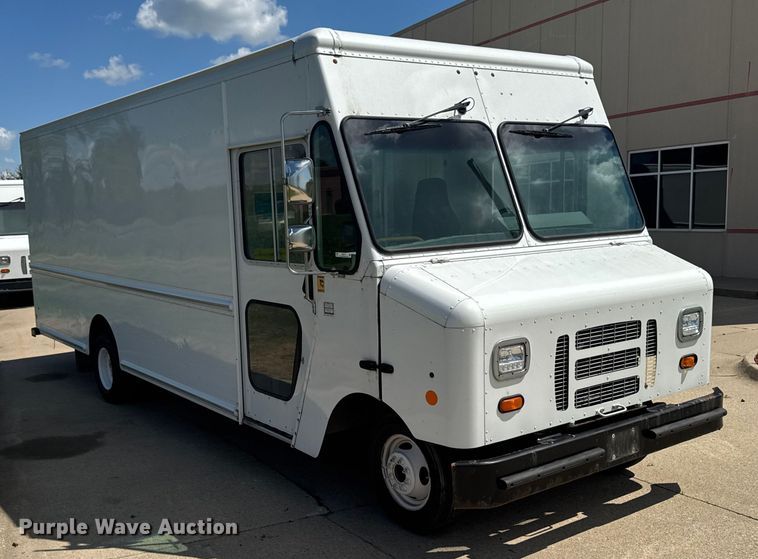 image for item EM2314 2010 Ford E450 delivery truck