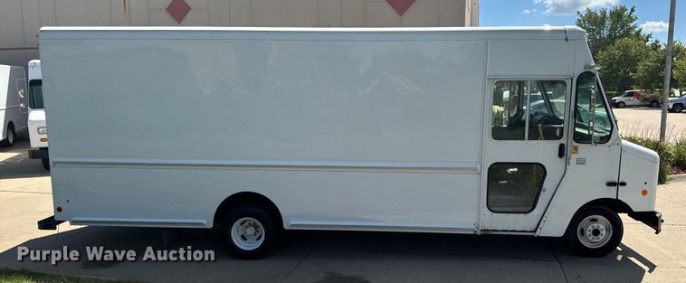 image for item EM2314 2010 Ford E450 delivery truck