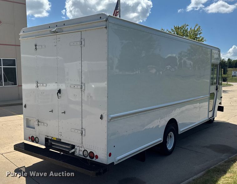 image for item EM2314 2010 Ford E450 delivery truck