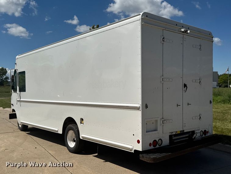 image for item EM2314 2010 Ford E450 delivery truck