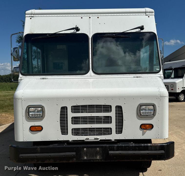 image for item EM2314 2010 Ford E450 delivery truck