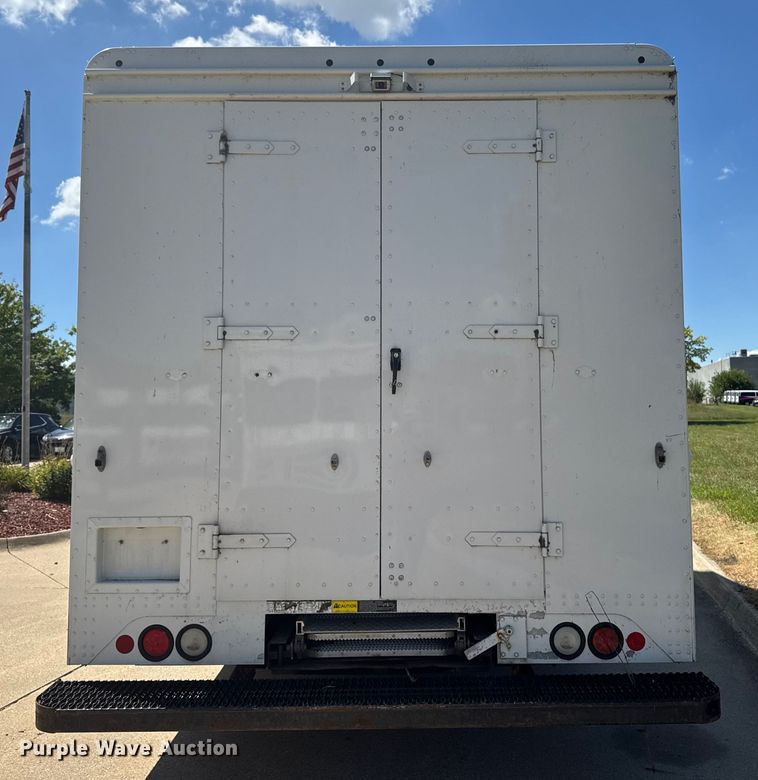 image for item EM2314 2010 Ford E450 delivery truck