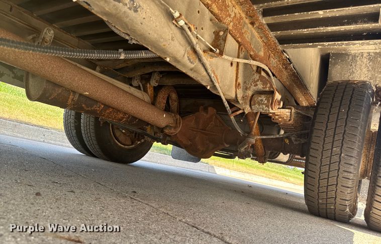 image for item EM2314 2010 Ford E450 delivery truck