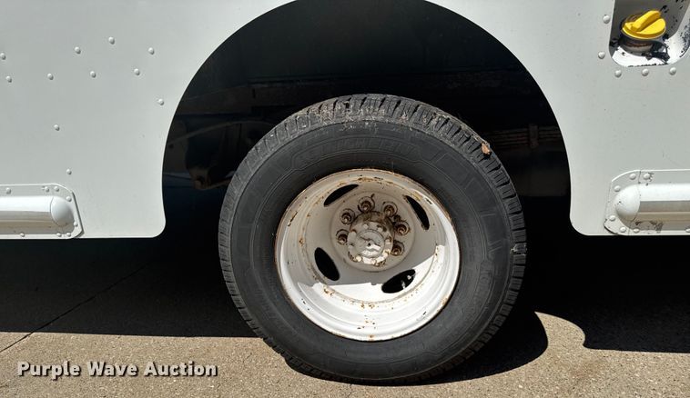 image for item EM2314 2010 Ford E450 delivery truck