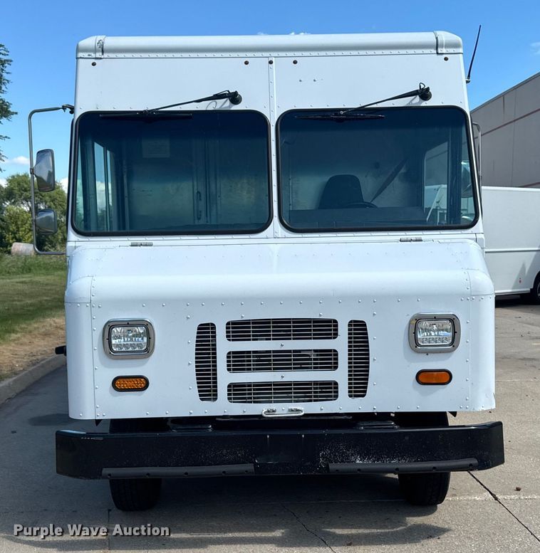 image for item EM2315 2010 Ford E450 delivery truck